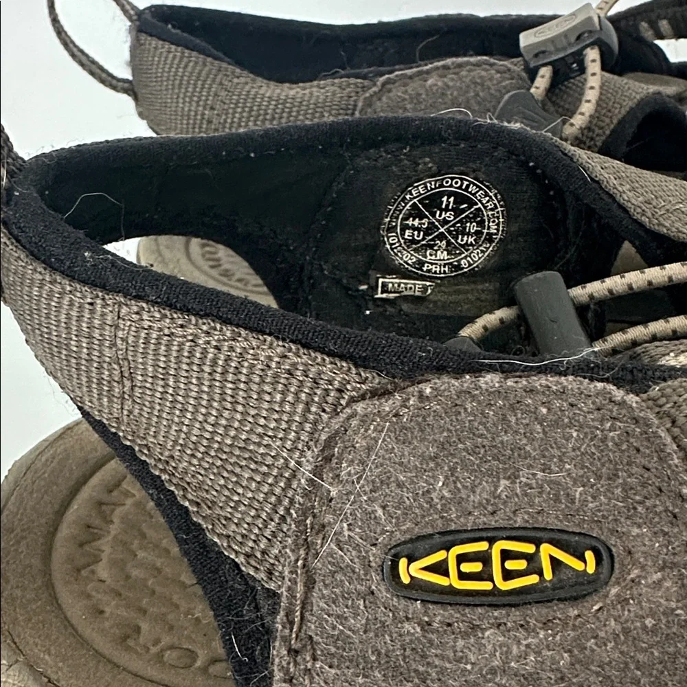 KEEN Men's Newport H2 Closed Toe Water/Outdoor Sandals Brown 11